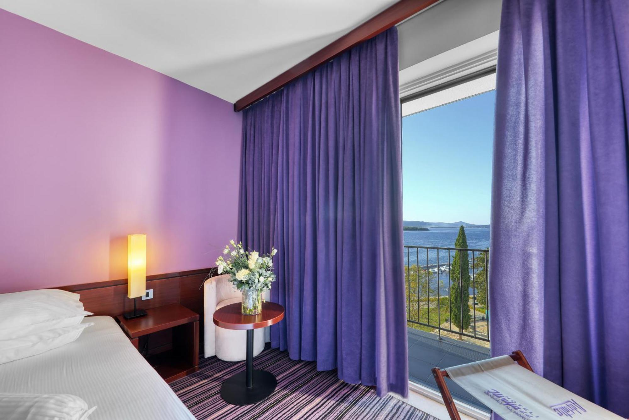 Hotel Adriatic Weißenburg Zimmer foto