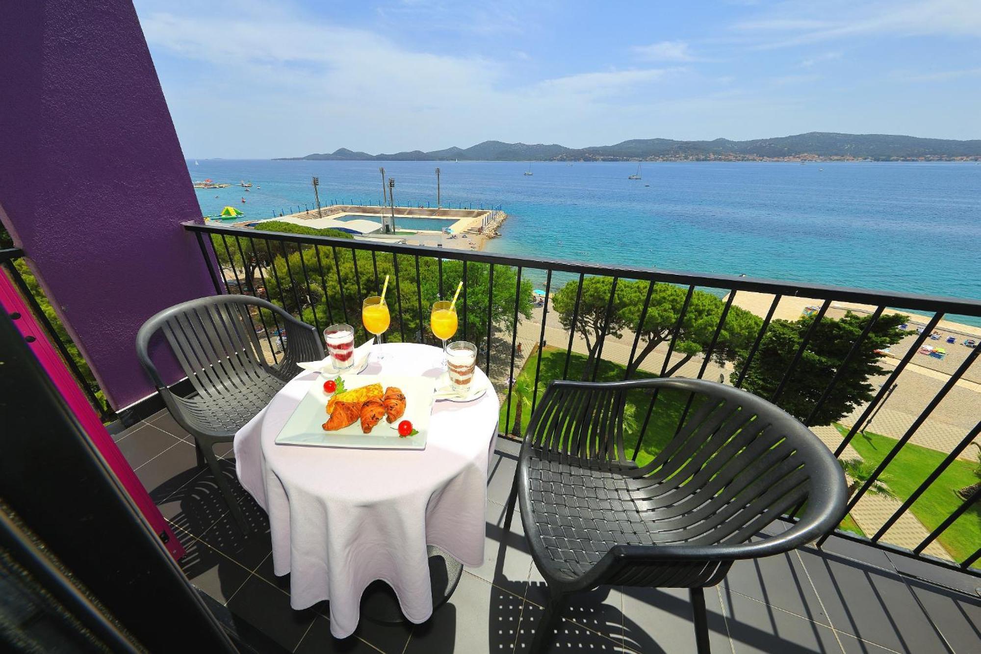 Hotel Adriatic Weißenburg Zimmer foto