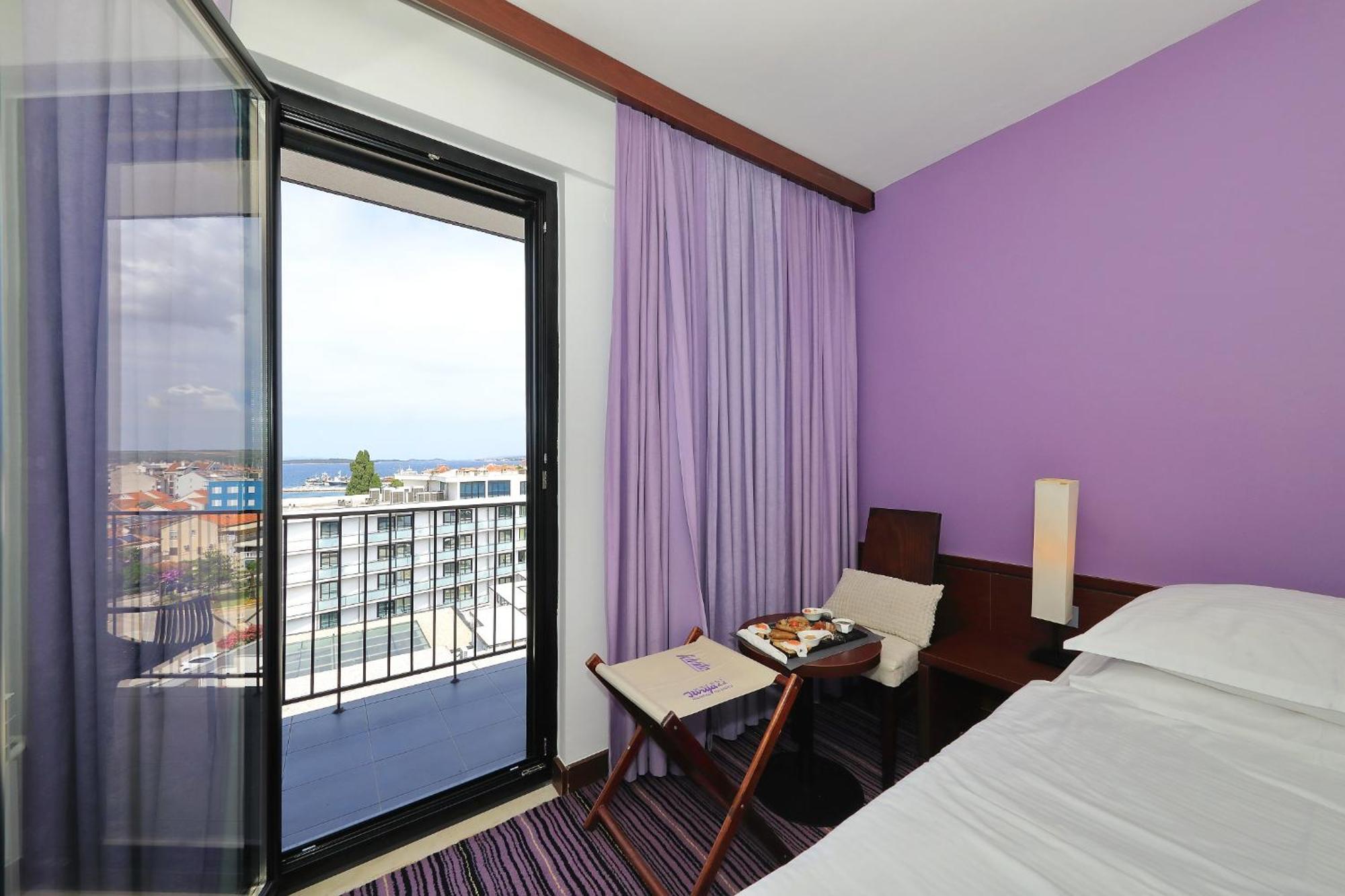 Hotel Adriatic Weißenburg Zimmer foto